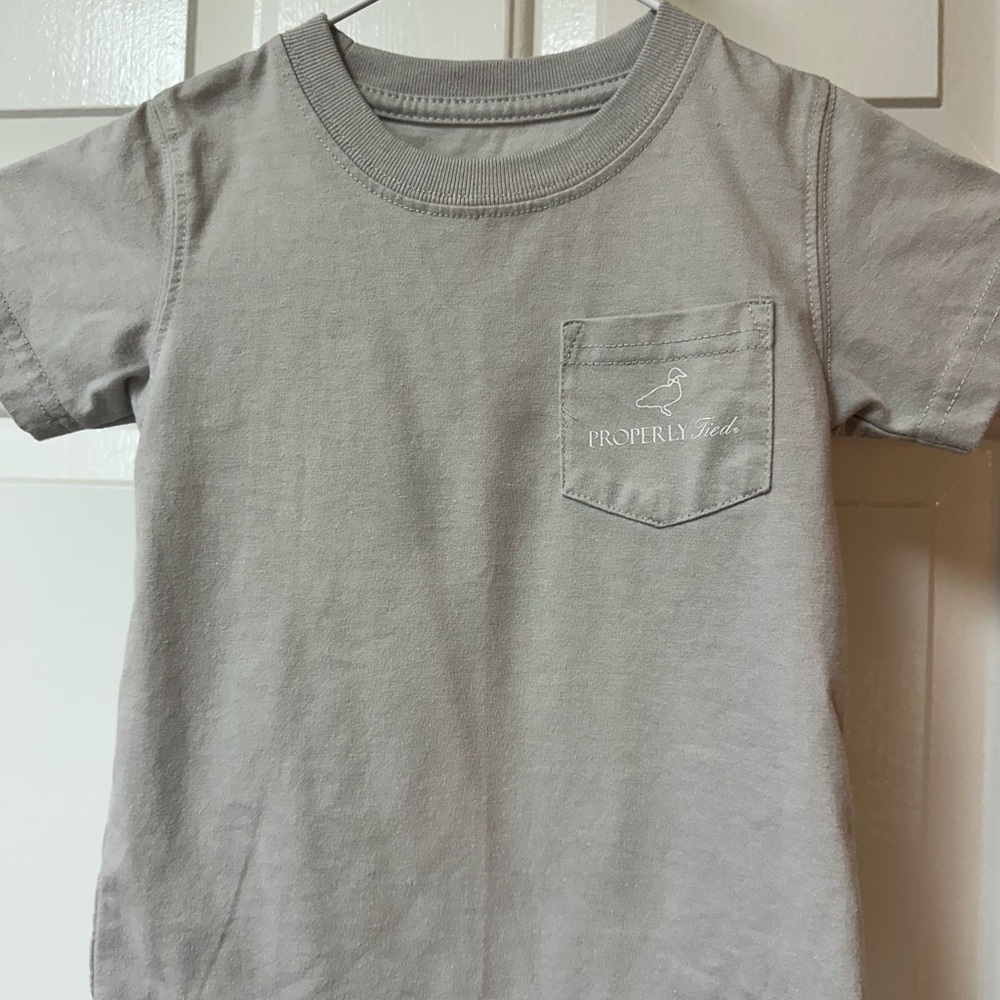Gray Short Sleeve Crew Neck Tee